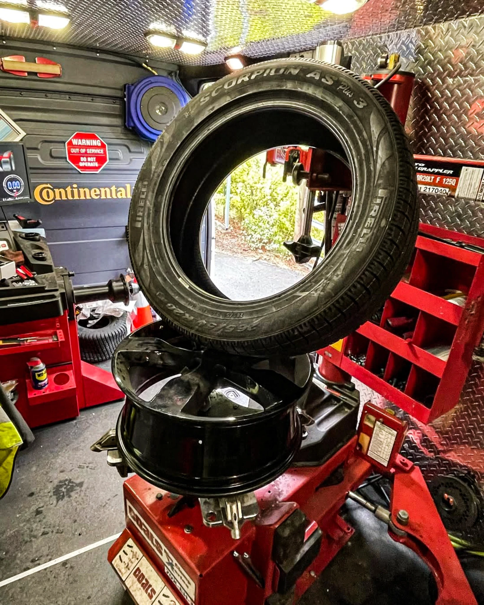 Dynamic Mobile Tire service vehicle and installation