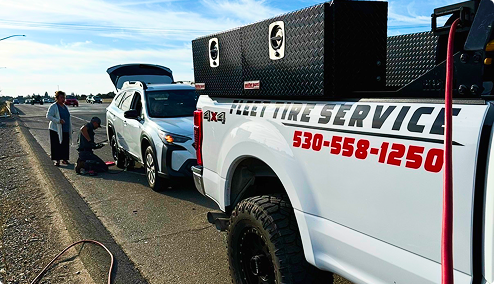 Mobile tire service vehicle